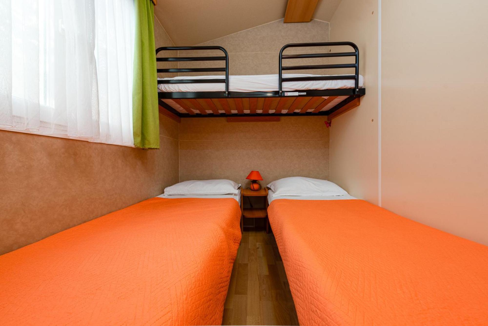 Camp Mrkva Mobile Homes Sukošan Eksteriør bilde